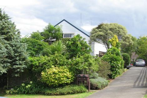 Photo of property in 2/4 Ceramco Place, Torbay, Auckland, 0630