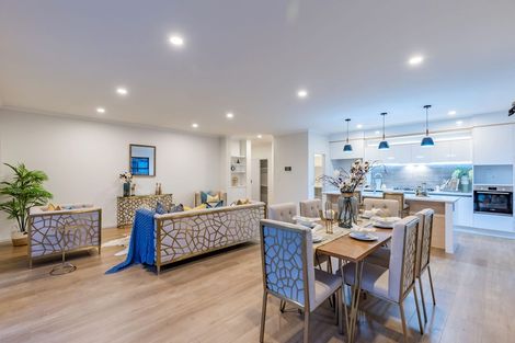 Photo of property in 43 Vinistra Road, Kumeu, 0810