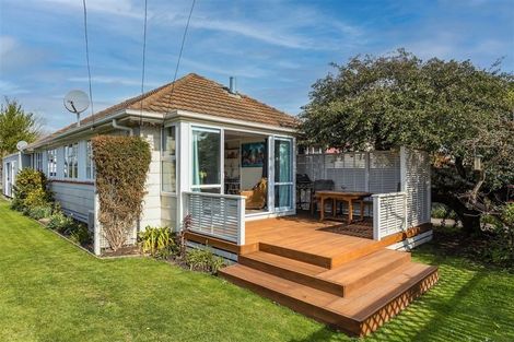 Photo of property in 34 Flay Crescent, Burnside, Christchurch, 8053