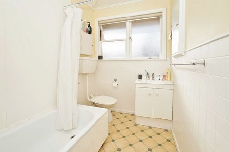 Photo of property in 16a Eton Drive, Hillcrest, Hamilton, 3216