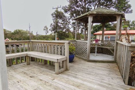 Photo of property in 5 Te Whena Street, Otaki Beach, Otaki, 5512