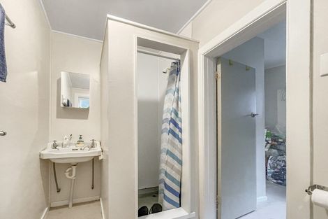 Photo of property in 8 Rixon Grove, Mount Victoria, Wellington, 6011