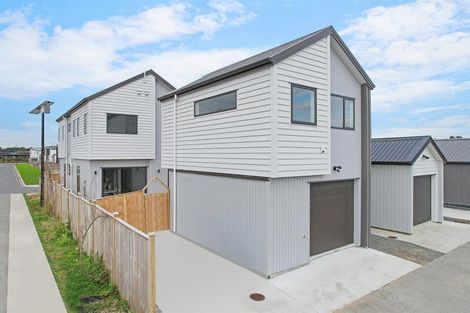 Photo of property in 73 Whare Kauri Road, Papakura, 2110