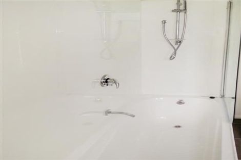 Photo of property in 10 Roys Road, Weymouth, Auckland, 2103