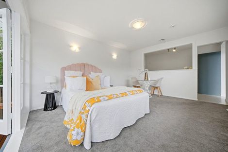 Photo of property in 102 Taikata Road, Te Atatu Peninsula, Auckland, 0610