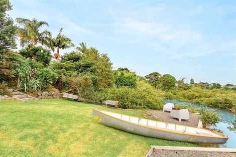 Photo of property in 48 Renata Crescent, Te Atatu Peninsula, Auckland, 0610