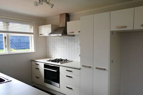 Photo of property in 2 Marie Crescent, Te Atatu South, Auckland, 0610