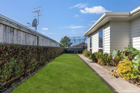 Photo of property in 2 Raiha Street, Papamoa Beach, Papamoa, 3118