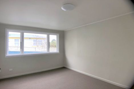 Photo of property in 8 Binsted Road, New Lynn, Auckland, 0600
