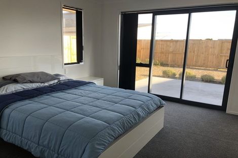 Photo of property in 26 Waitemata Drive, One Tree Point, 0118