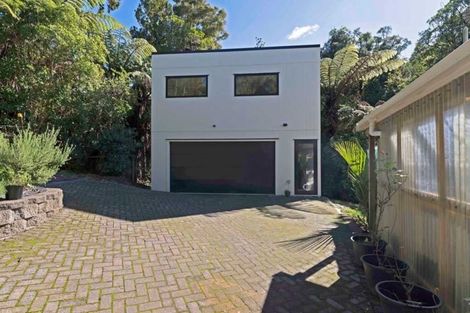 Photo of property in 789a Scenic Drive, Henderson Valley, Auckland, 0612