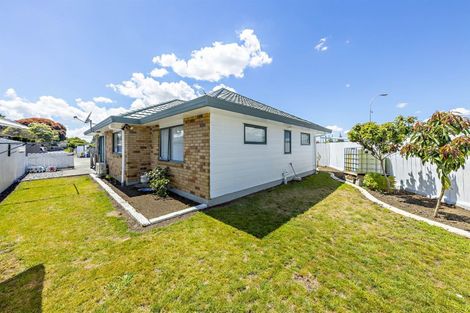 Photo of property in 12d Princess Street, Takanini, 2112