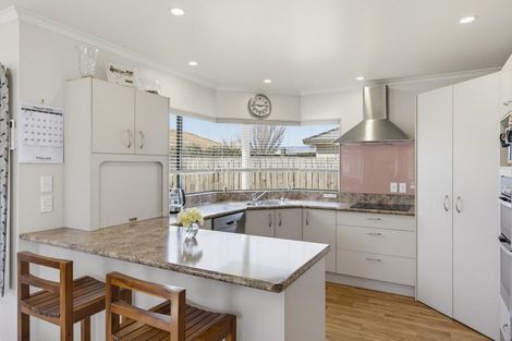 Photo of property in 14 Sunburst Court, Paraparaumu Beach, Paraparaumu, 5032