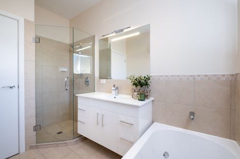 Photo of property in 19a Guthrie Road, Havelock North, 4130