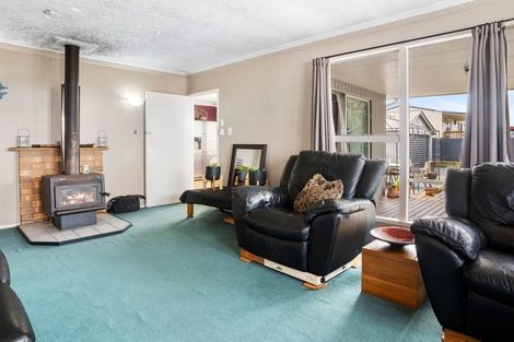 Photo of property in 23 Farnborough Street, Aranui, Christchurch, 8061