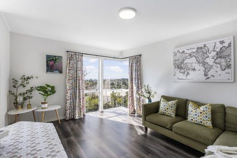 Photo of property in 22 Cairnbrae Court, Northcross, Auckland, 0632