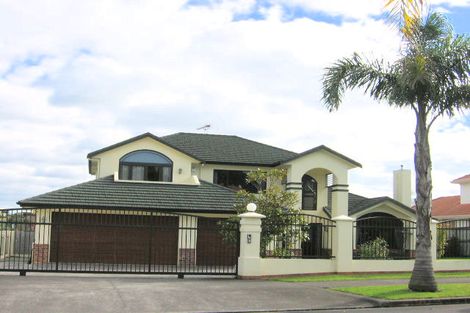 Photo of property in 19 Anaheim Boulevard, Shamrock Park, Auckland, 2016