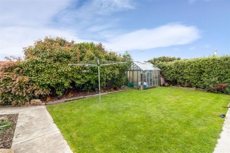Photo of property in 17 Royal Park Drive, Parklands, Christchurch, 8083
