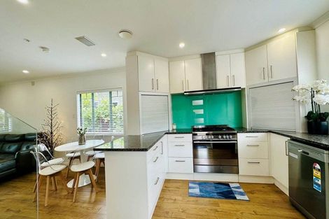 Photo of property in 7 Paloma Court, Hillpark, Auckland, 2102