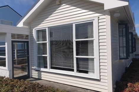 Photo of property in 40 Mana Esplanade, Paremata, Porirua, 5026