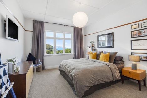 Photo of property in 38 Severn Street, Island Bay, Wellington, 6023