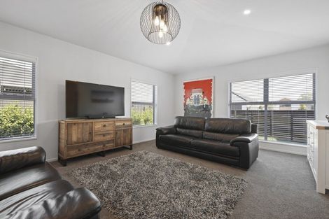 Photo of property in 28 Te Hurunui Drive, Pegasus, 7612