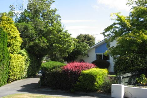 Photo of property in 19 Lombard Place, Avonhead, Christchurch, 8042