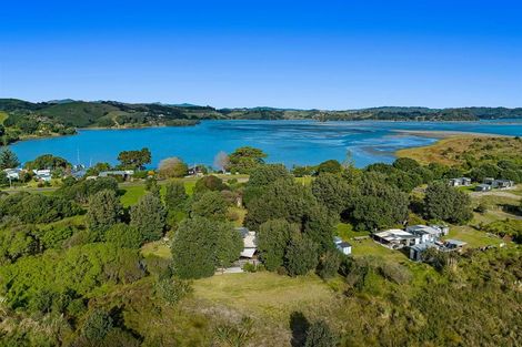 Photo of property in 408 Ohiwa Harbour Road, Waiotahi, Opotiki, 3198