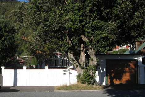 Photo of property in 49 Oroua Street, Eastbourne, Lower Hutt, 5013