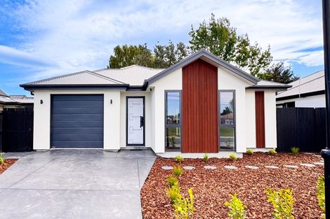 Photo of property in 7 Akoranga Place, Hornby, Christchurch, 8042