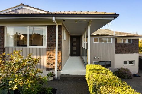Photo of property in 72 Saint Andrews Terrace, St Andrews, Hamilton, 3200