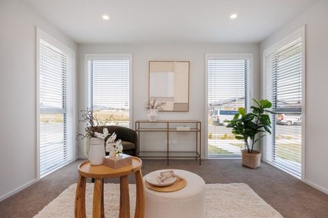 Photo of property in 68 Atlantic Drive, Fitzherbert, Palmerston North, 4410