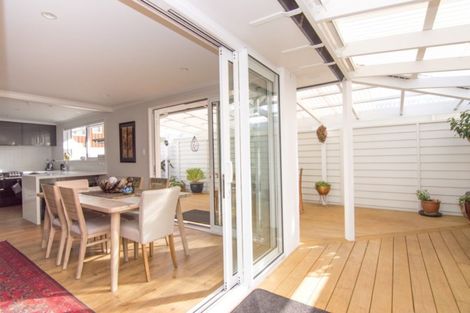 Photo of property in 4 Redwood Grove, Hokowhitu, Palmerston North, 4410