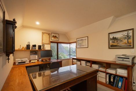 Photo of property in 1 Caccia Birch Lane, Hokowhitu, Palmerston North, 4410