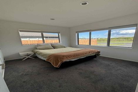 Photo of property in 12 Huarahi Pai Road, Huapai, Kumeu, 0810