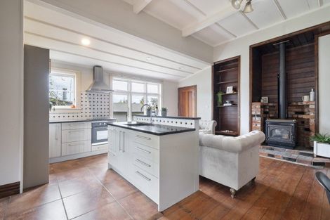 Photo of property in 66 Bridge Street, Bulls, 4818