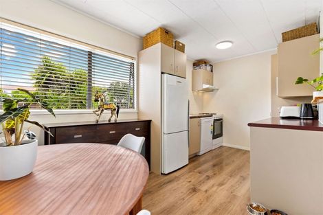 Photo of property in 10 Lorena Place, West Harbour, Auckland, 0618