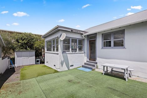 Photo of property in 1/221 Onewa Road, Birkenhead, Auckland, 0626