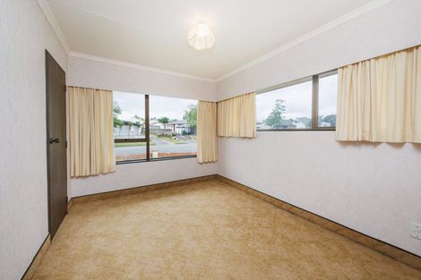 Photo of property in 2 Hillcrest Drive, Kelvin Grove, Palmerston North, 4414
