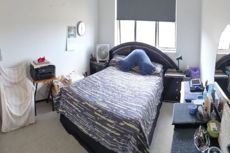 Photo of property in 28 Kilmacrennan Drive, Rosehill, Papakura, 2113