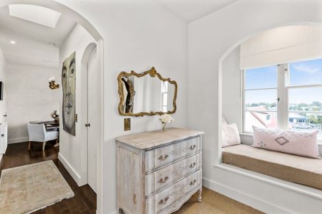 Photo of property in 541c Marine Parade, Napier South, Napier, 4110