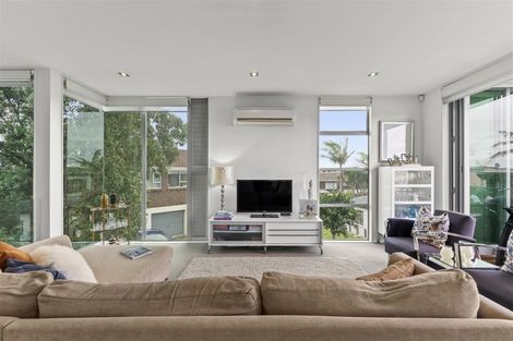 Photo of property in 151a Clovelly Road, Bucklands Beach, Auckland, 2012