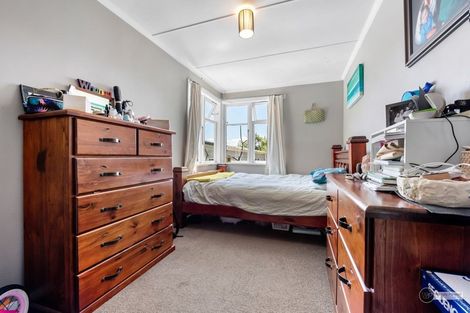 Photo of property in 15 Davis Grove, Wainuiomata, Lower Hutt, 5014