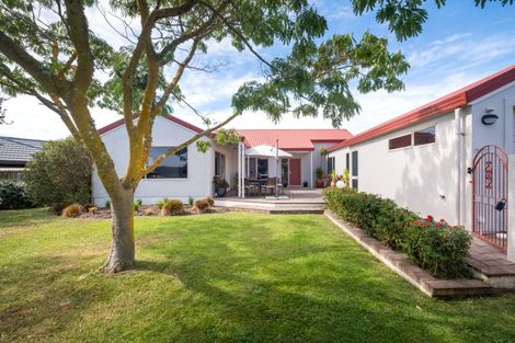Photo of property in 20 Arataki Road, Havelock North, 4130