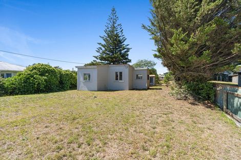 Photo of property in 98 Park Avenue, Waitarere Beach, Levin, 5510