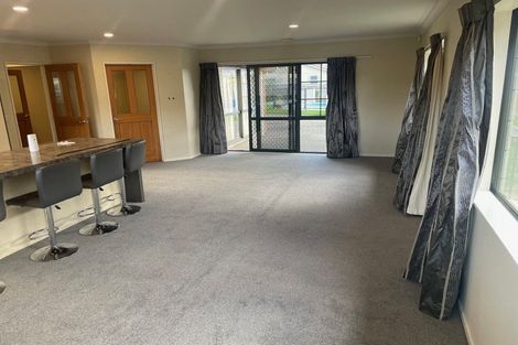 Photo of property in 12 Gandalf Crescent, Paraparaumu, 5032