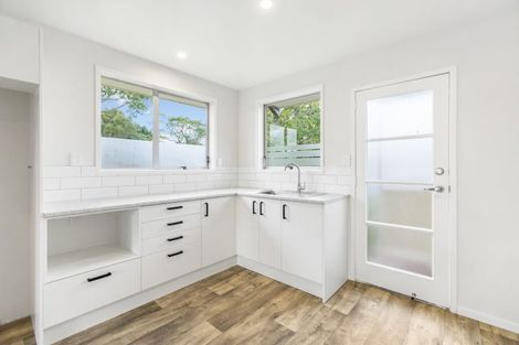 Photo of property in 18a Lidcombe Place, Avondale, Auckland, 1026