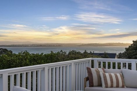 Photo of property in 120 Island Bay Road, Beach Haven, Auckland, 0626