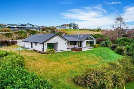 Photo of property in 55 Stewart Glen, Acacia Bay, Taupo, 3385