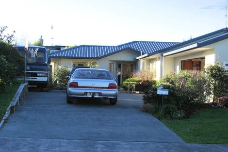 Photo of property in 6 Patsy O'hara Place, Swanson, Auckland, 0612